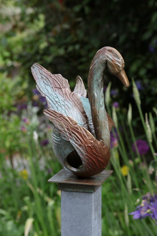 Swan bronze sculpture by Gunvor Anhoj 2